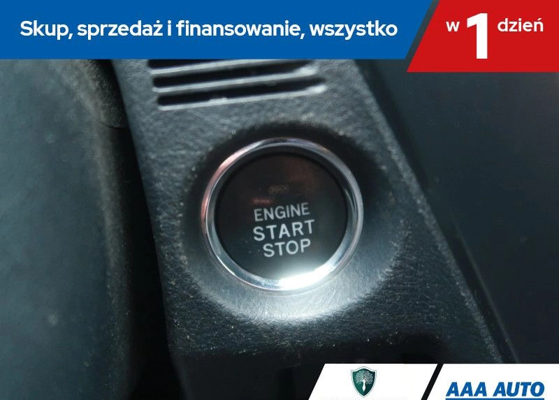 Toyota Avensis cena 63000 przebieg: 133825, rok produkcji 2015 z Piotrków Trybunalski małe 254